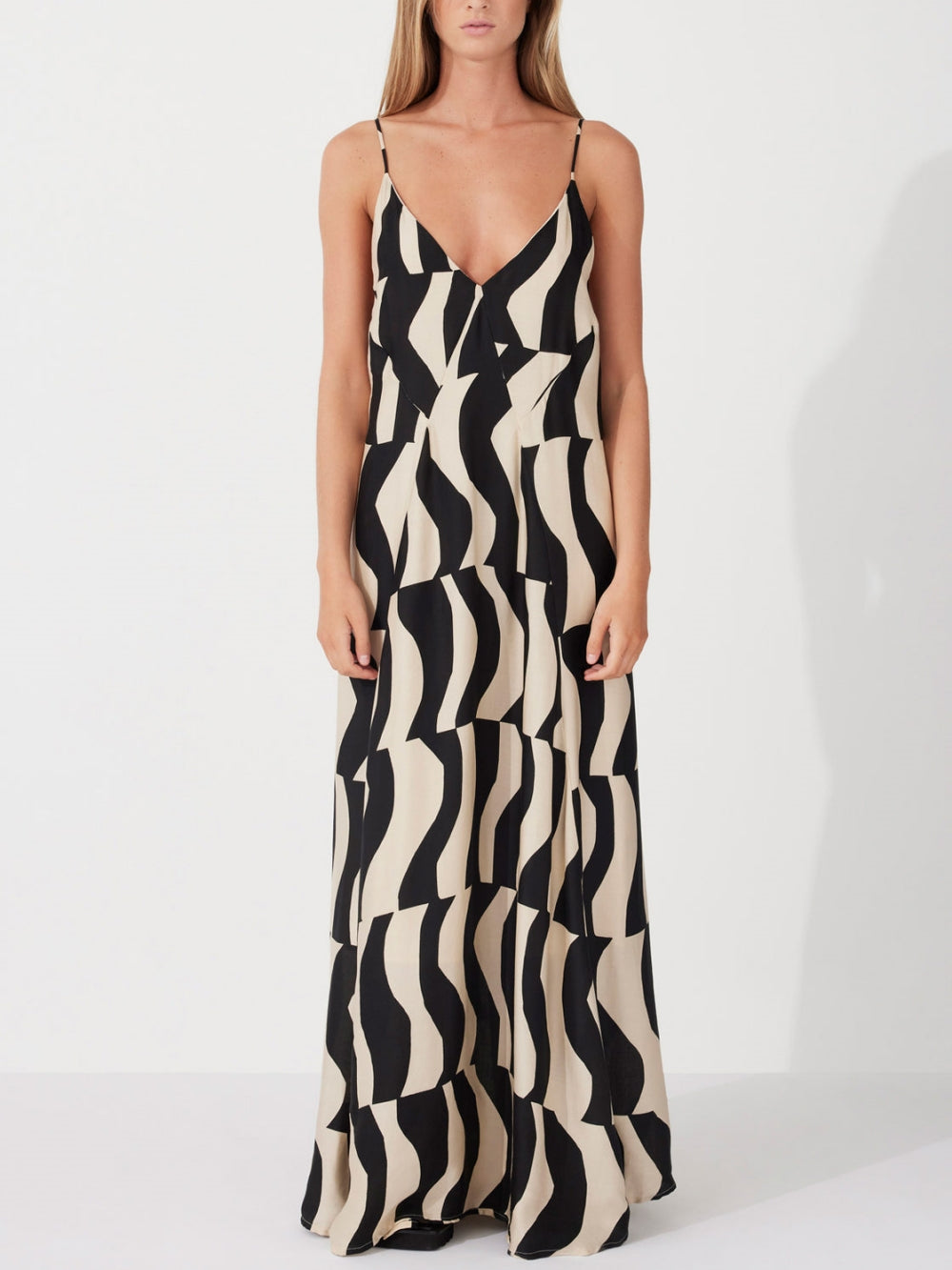 Relaxed Fit Scooped Back Style Maxi Dress